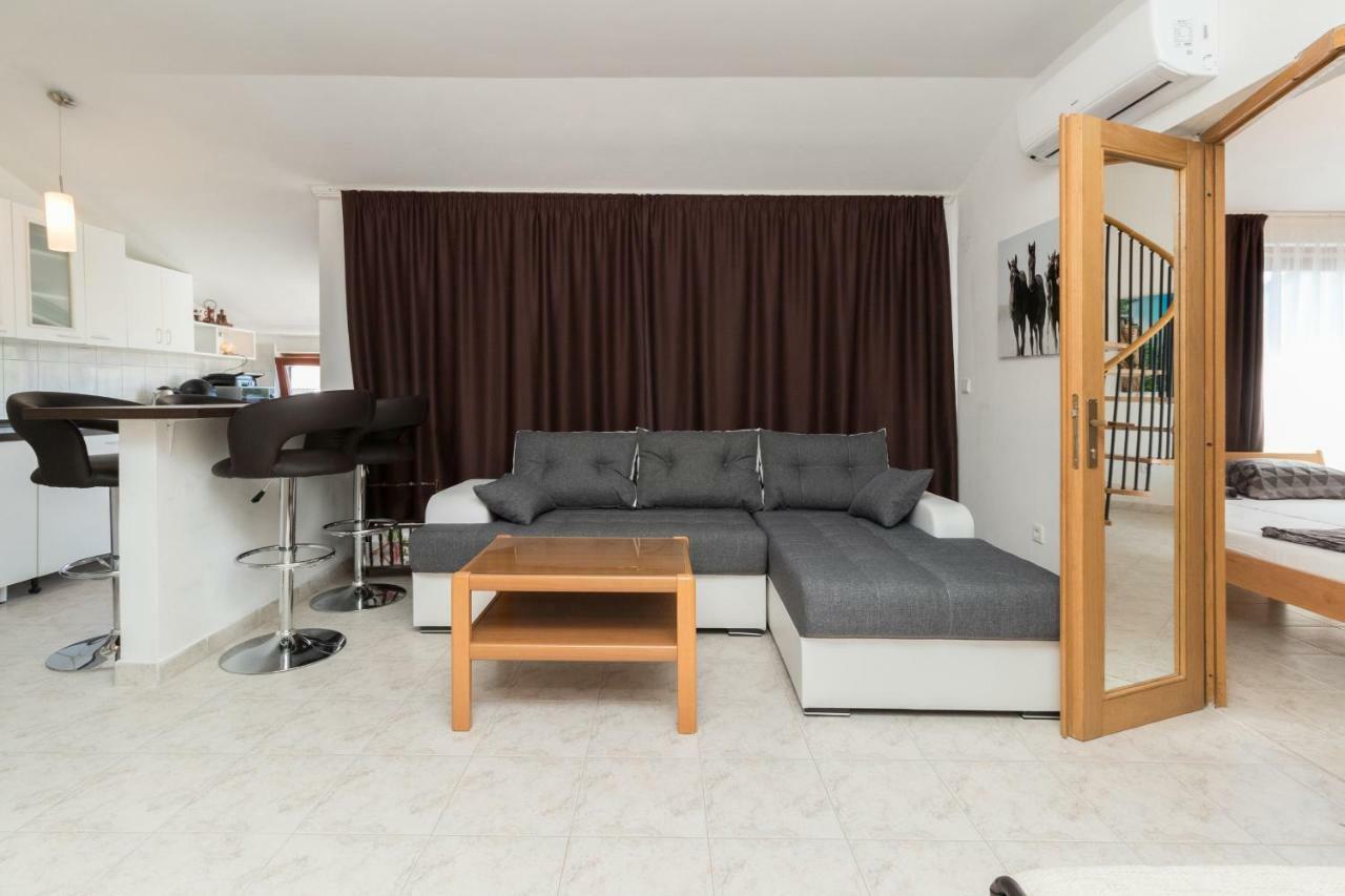 Rooms & Apartments Hegic Zadar Exterior photo